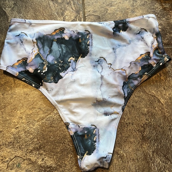 Women’s Bathing Suit Bundle 20 pieces + - Picture 2 of 16